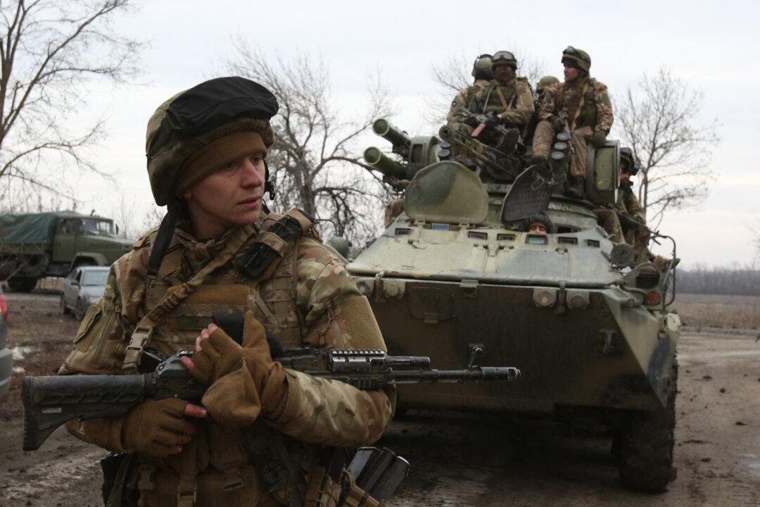 Ukraine to Give Weapons to Anyone Who Wants to Defend Country: President