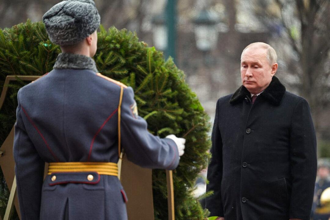 Leaders of Two Ukrainian Breakaway Regions Ask Putin for Help: Kremlin
