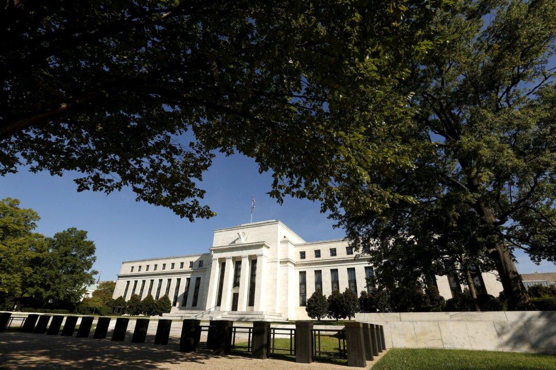Federal Reserve Politics: Central Bank Has More Democrats Than Republicans, Report Finds