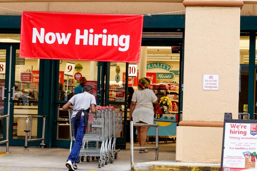 Americans Are Collecting Unemployment Aid at Their Lowest Rate Since 1970
