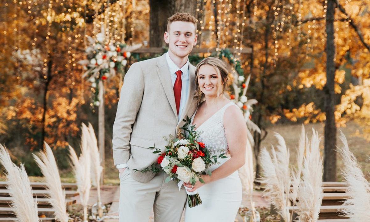 Bride Surprises Groom and His Deaf Parents by Signing Her Wedding Vows
