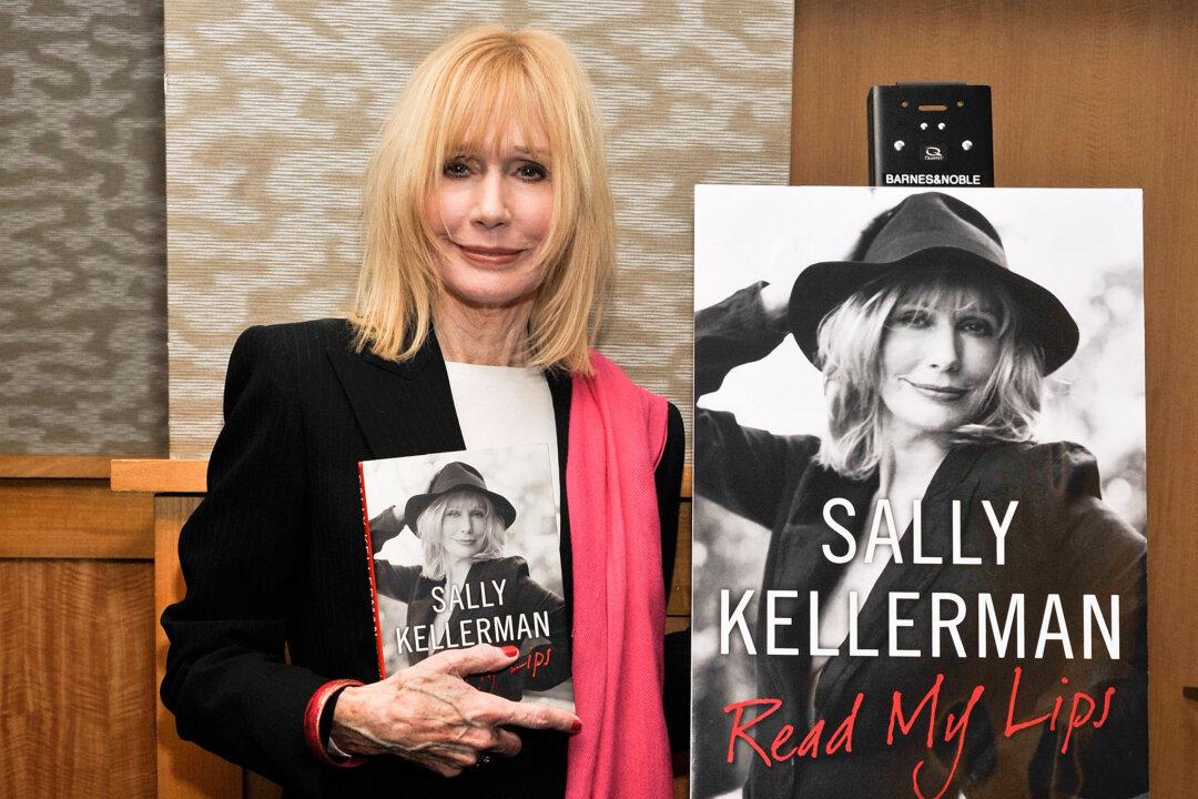 Oscar-Nominated ‘M*A*S*H’ Star Sally Kellerman Dies From Heart Failure