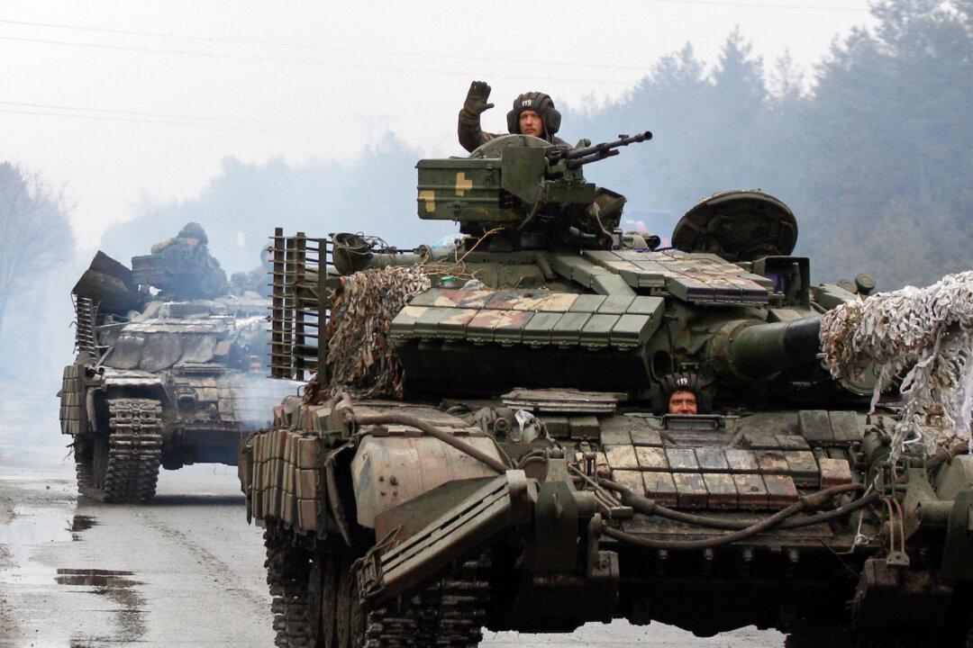 Russian Forces Slowed by Strong Ukrainian Resistance, Officials Say