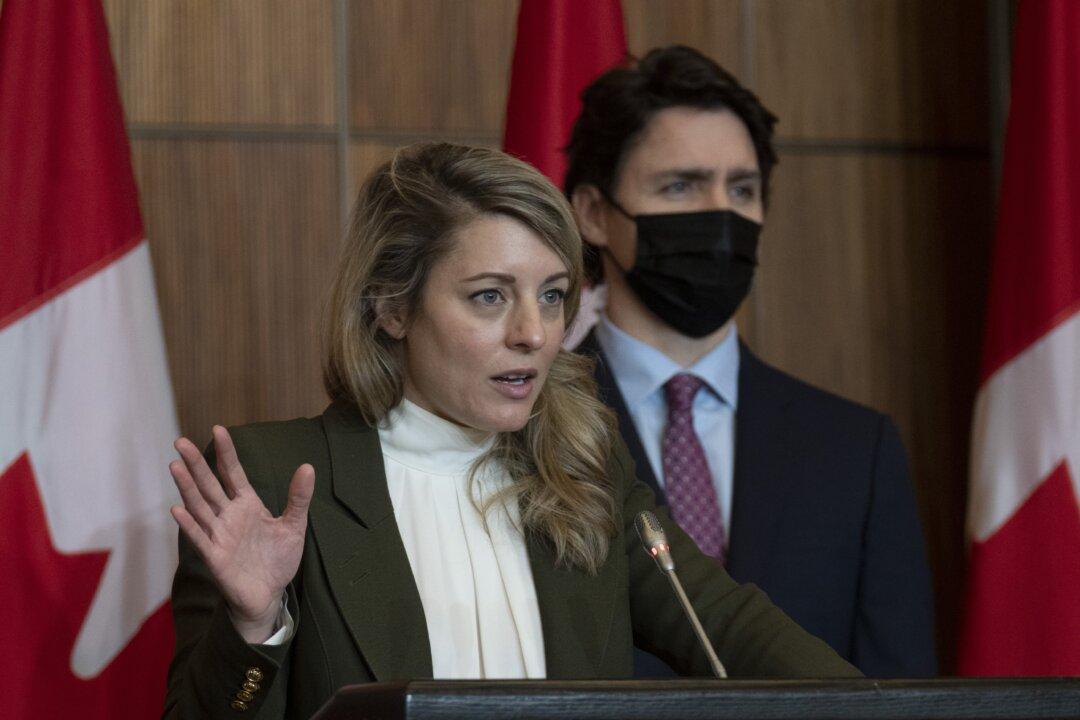 Canadians Can Decide Themselves Whether to Join Ukraine’s Foreign Legion, Joly Says