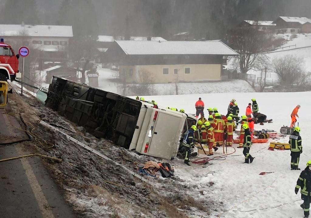 43 Injured as Tourist Bus Veers Off Road in Bavaria