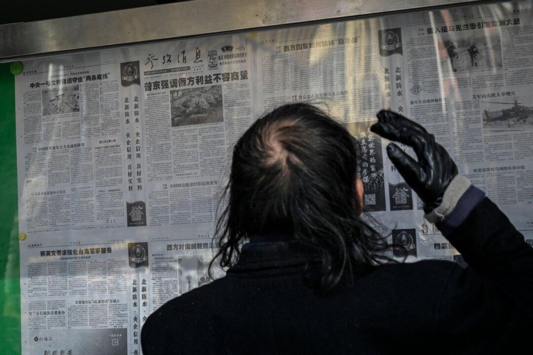 Chinese Nationals in Ukraine Seek Help to Be Evacuated; Poland Gives a Hand