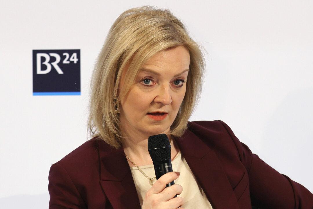 UK Prepared to Suffer Economic Sacrifices to Support Ukraine: Foreign Secretary