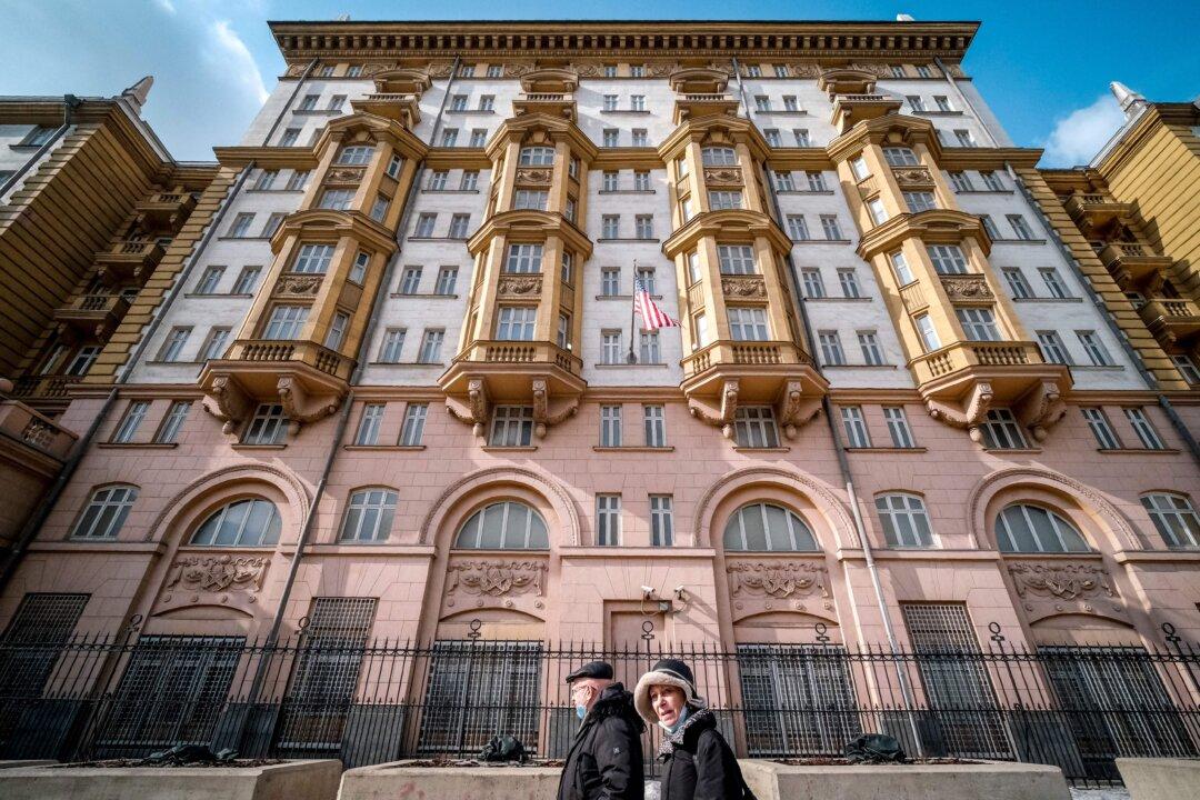 US Tells American Citizens to Leave Russia ‘Immediately’ as Flights Canceled