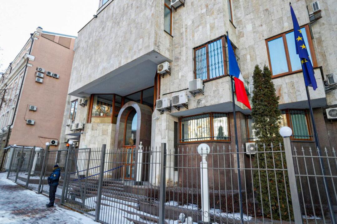 France to Move Its Embassy in Ukraine to Lviv, Says Foreign Minister