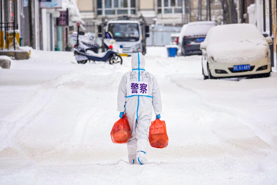 CCP’s Lockdown Propaganda Ignites Fury Among Sealed-In Chinese Residents