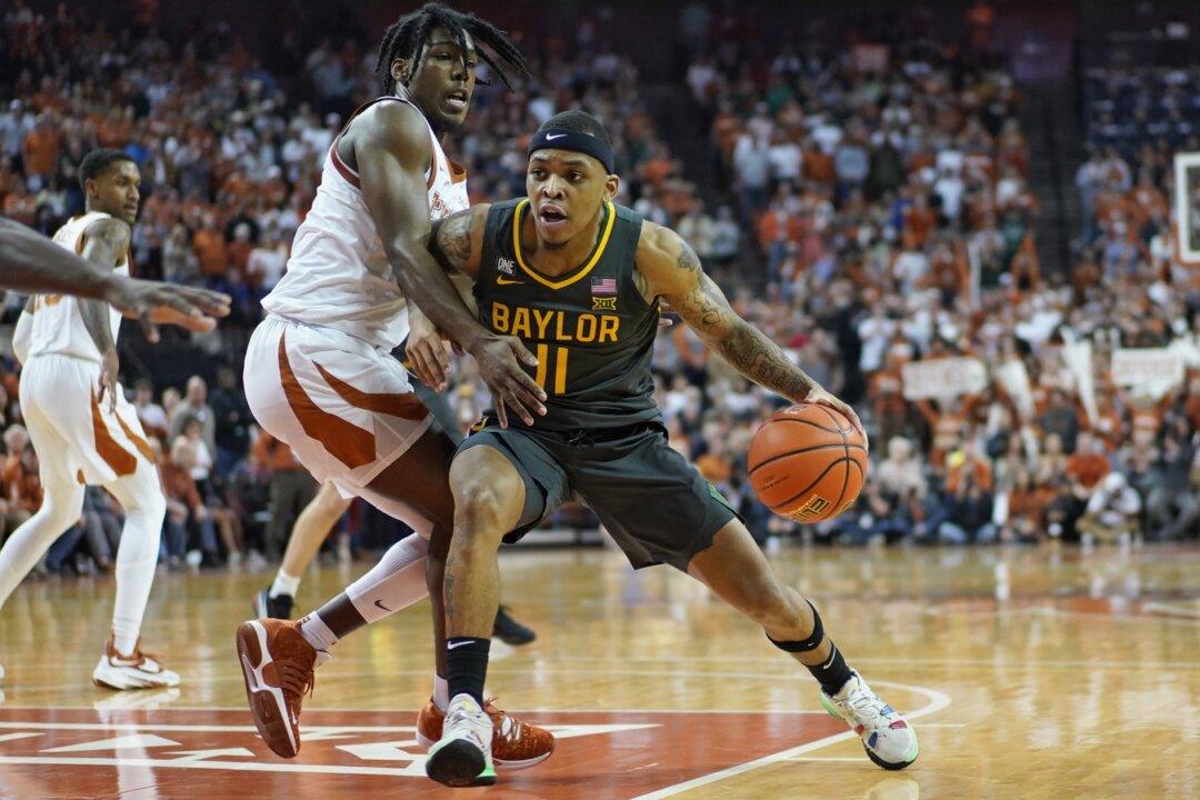 Top 25 Roundup: No. 3 Baylor Pulls Away From No. 21 Texas