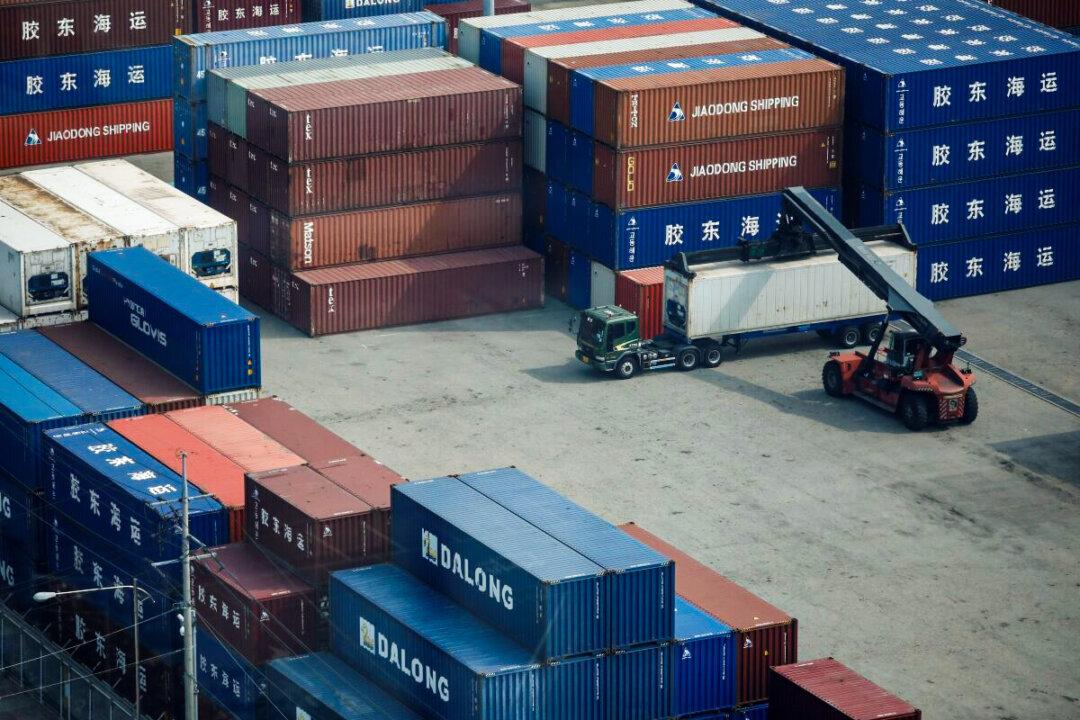 South Korea Bans Exports of Strategic Items to Russia, Joins SWIFT Sanctions
