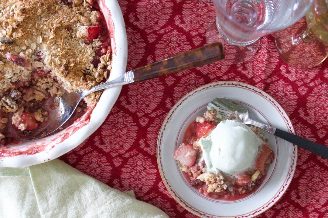 Strawberry Crumble