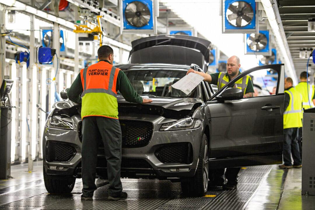 UK Manufacturing in Stop-Start Recovery Amid ‘Striking’ Decline in Export Orders: CBI