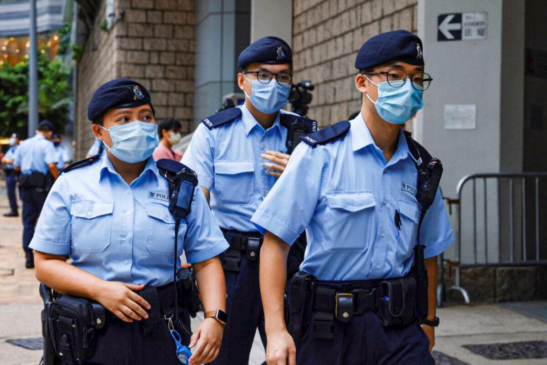 7-Year Residency Requirement Canceled as Thousands of Vacancies in HK Police Remain Unfilled