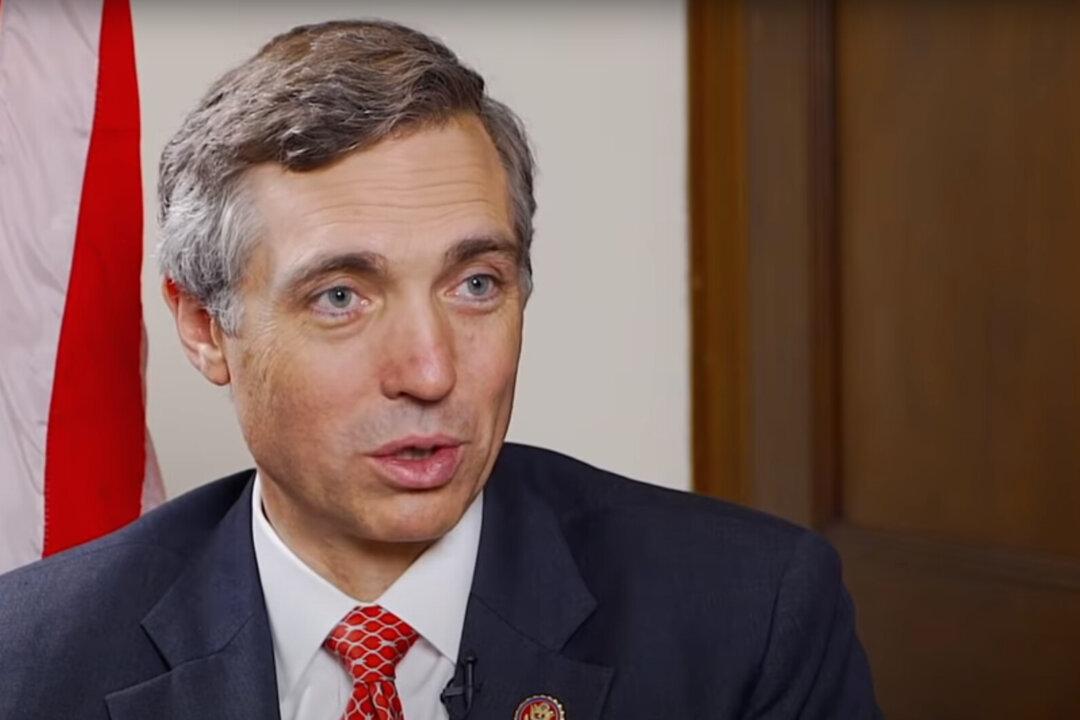 Texas Rep. Van Taylor Ends Reelection Campaign, Admits to Extra-Marital Affair With Widow of ISIS Convert