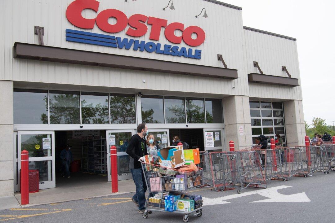Costco CEO: A Lot of People Are Experiencing a Recession Right Now and ‘Just Trying to Survive’