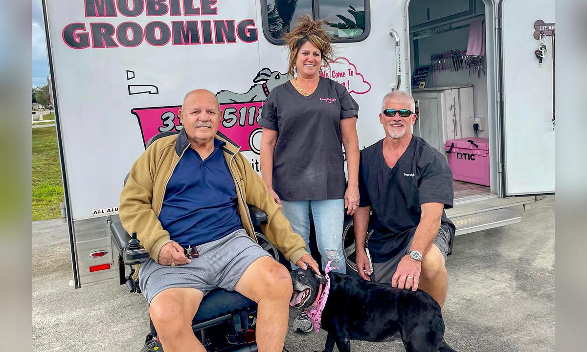 81-Year-Old Man Saved From Drowning in Lake After His Dog Alerts Bystanders