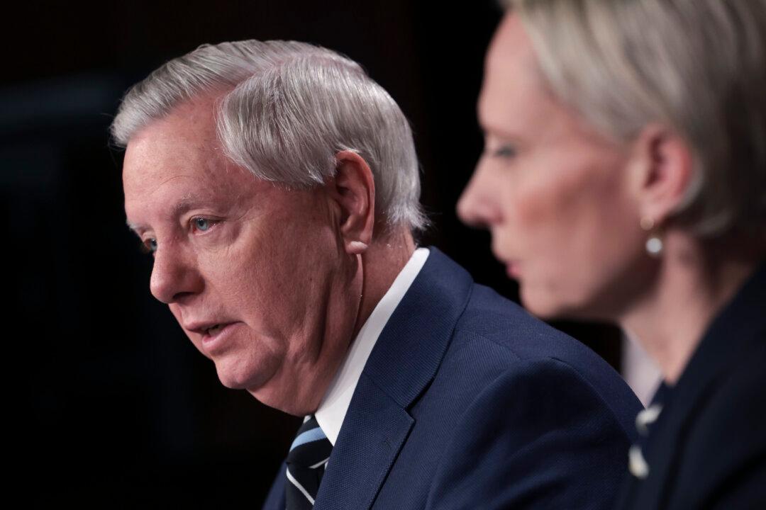 Lawmakers Propose ‘Dream Act,' Amnesty for 1.9 Million Illegal Immigrants