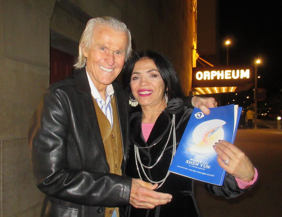 Shen Yun a Feast for Phoenix Artists