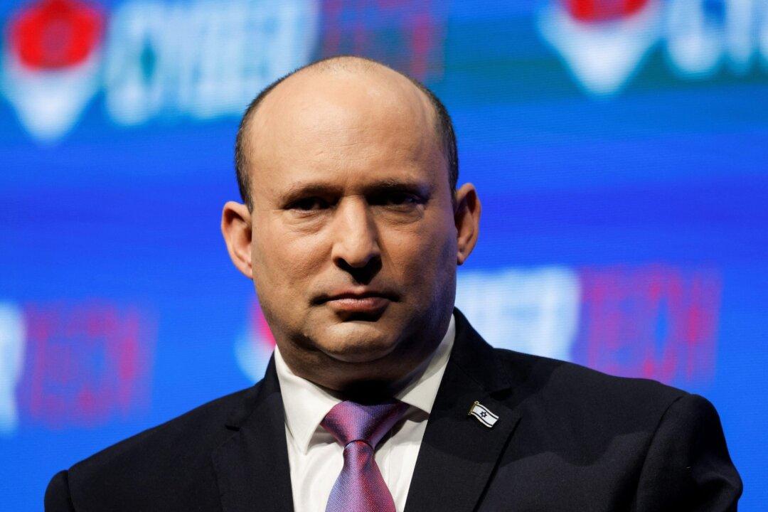 Israeli PM Meets Putin in Moscow, Then Speaks With Zelensky by Phone