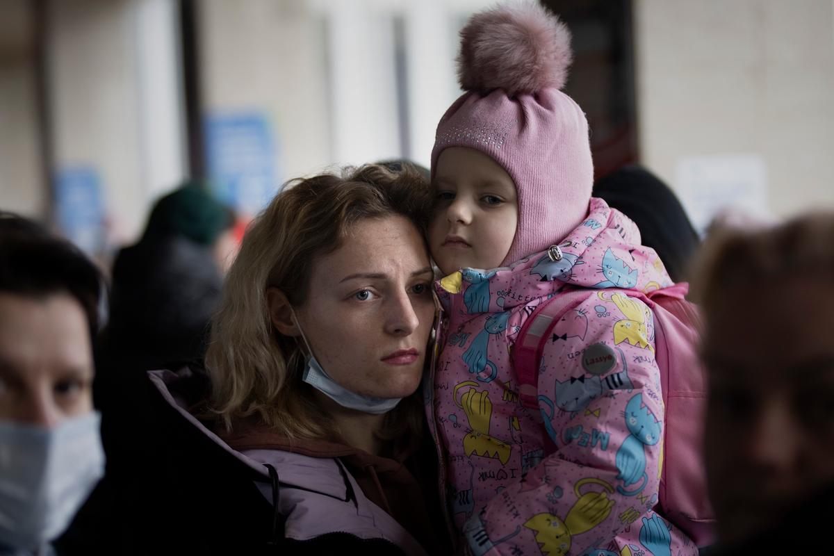 Ukraine’s Mariupol Evacuation on Hold Amid Claims Russia Has Violated Ceasefire