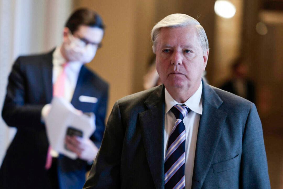 Sen. Graham Calls on Retired, Former Service Members to Help Secure Schools After Mass Shootings