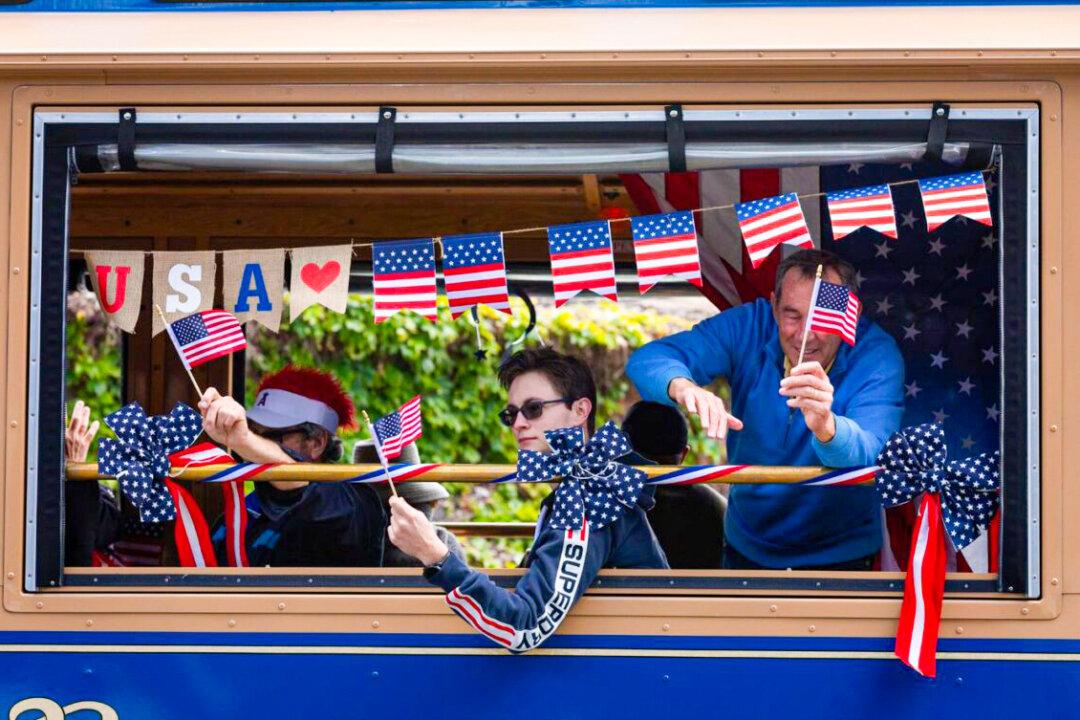 Laguna Beach Celebrates Patriots Day Parade’s Return