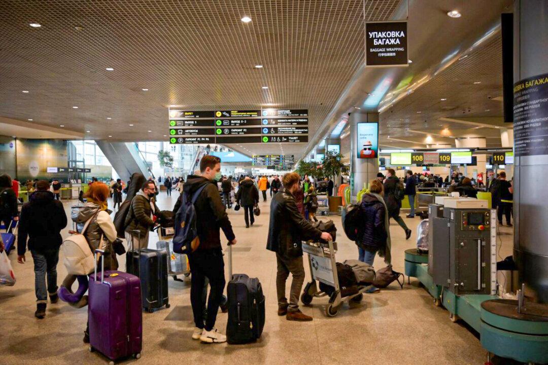 Russia Discussing Program to Persuade Highly-Qualified Workers to Return From Abroad: Officials