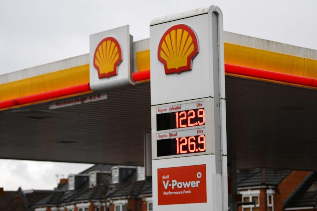 Shell to Put Profits From Russian Oil Trade Into Ukraine Aid Fund