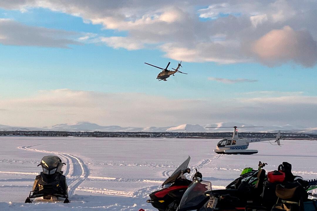 Small Plane Crashes on Frozen Alaska Lake, Injuring 5 People