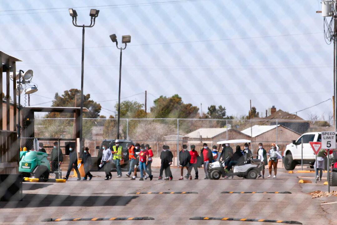 US Considering Deferring Deportation for Some Illegal Immigrant Minors Over Abuse, Neglect Concerns