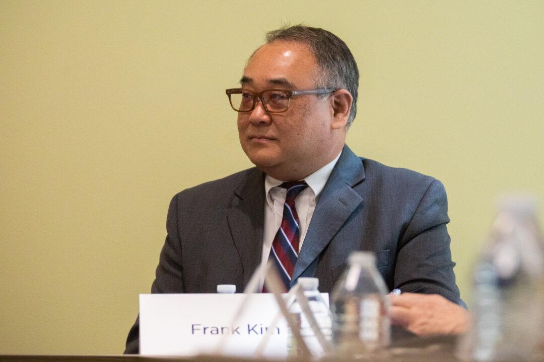 Orange County CEO Extends Contract 2 Years