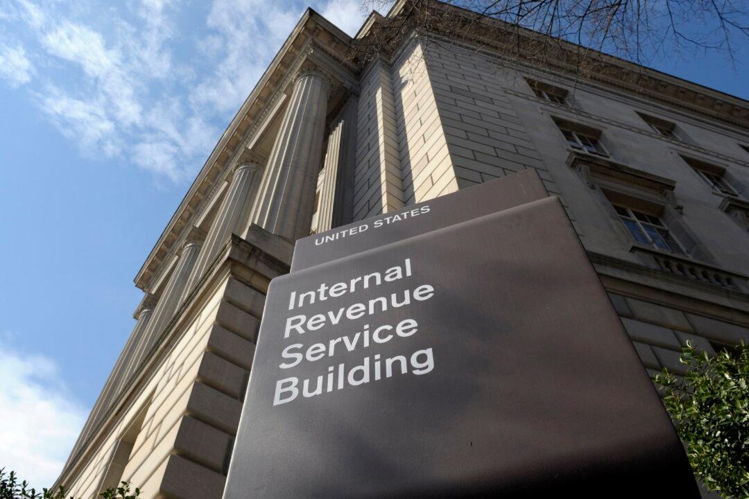 IRS Plans to Hire 10,000 Workers to Relieve Massive Backlog