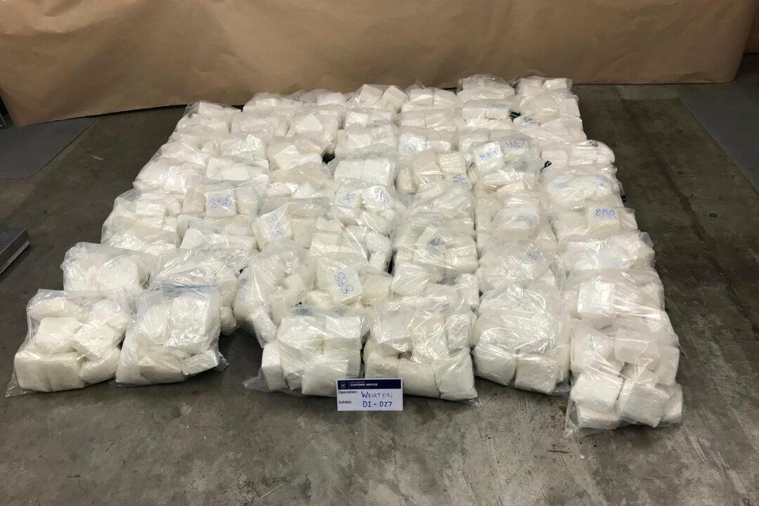 New Zealand Police Make Huge Meth Bust at Airport, Arrest 6