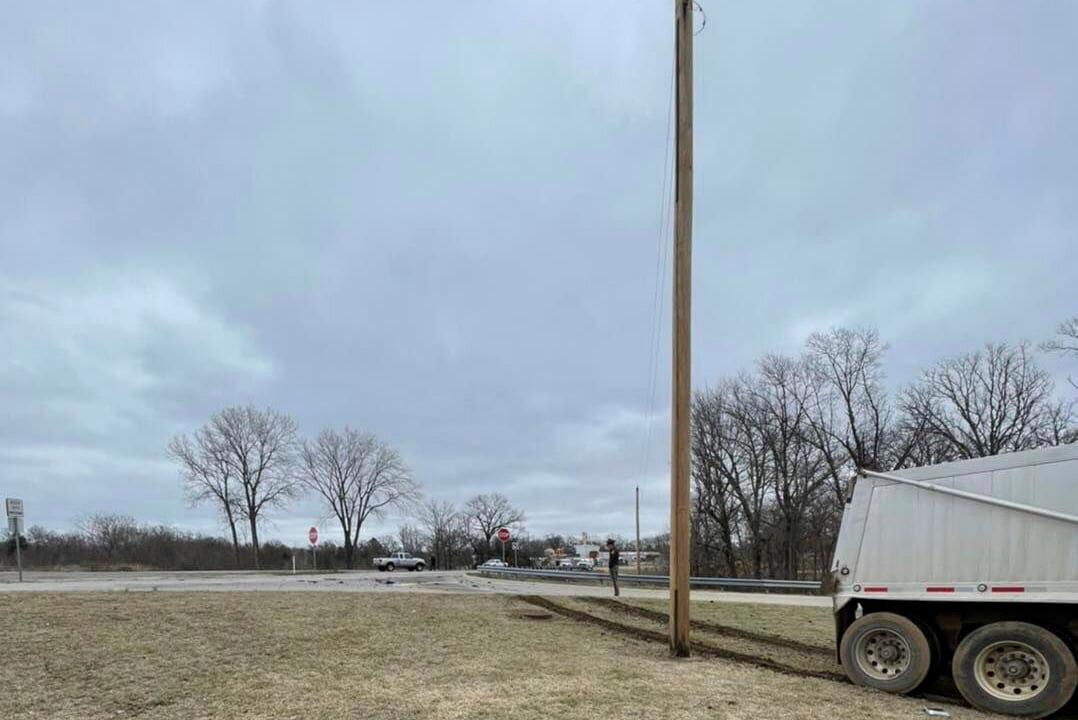 Car Carrying 6 Teens Killed in Crash Rolled Through Stop Sign: Federal Officials