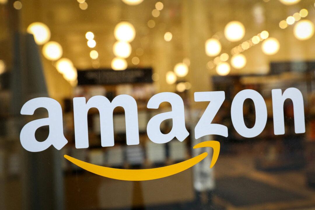 Amazon CEO Pledges Logistics, Cybersecurity Support for Ukraine