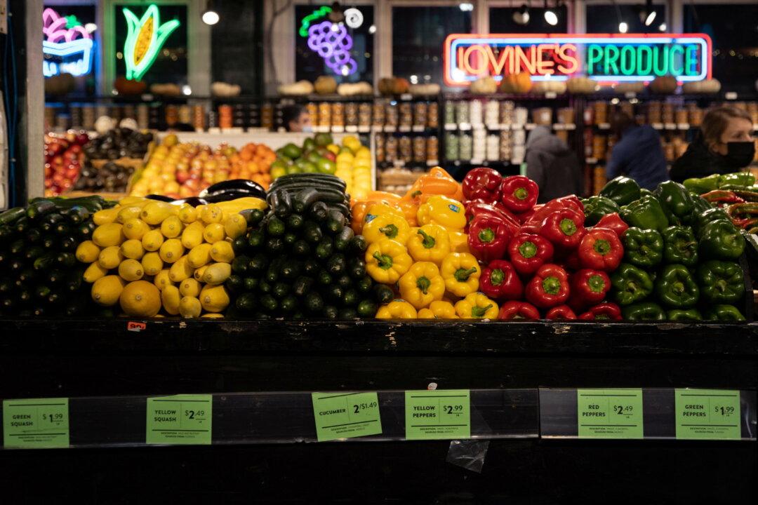 Small Businesses Worried About Inflation, Forced to Raise Prices Even as Performance Improves