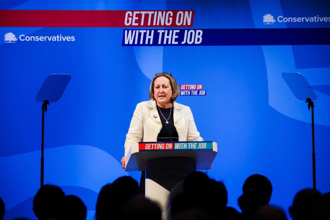 US, Britain to Continue Trade Dialogue in Scotland in April