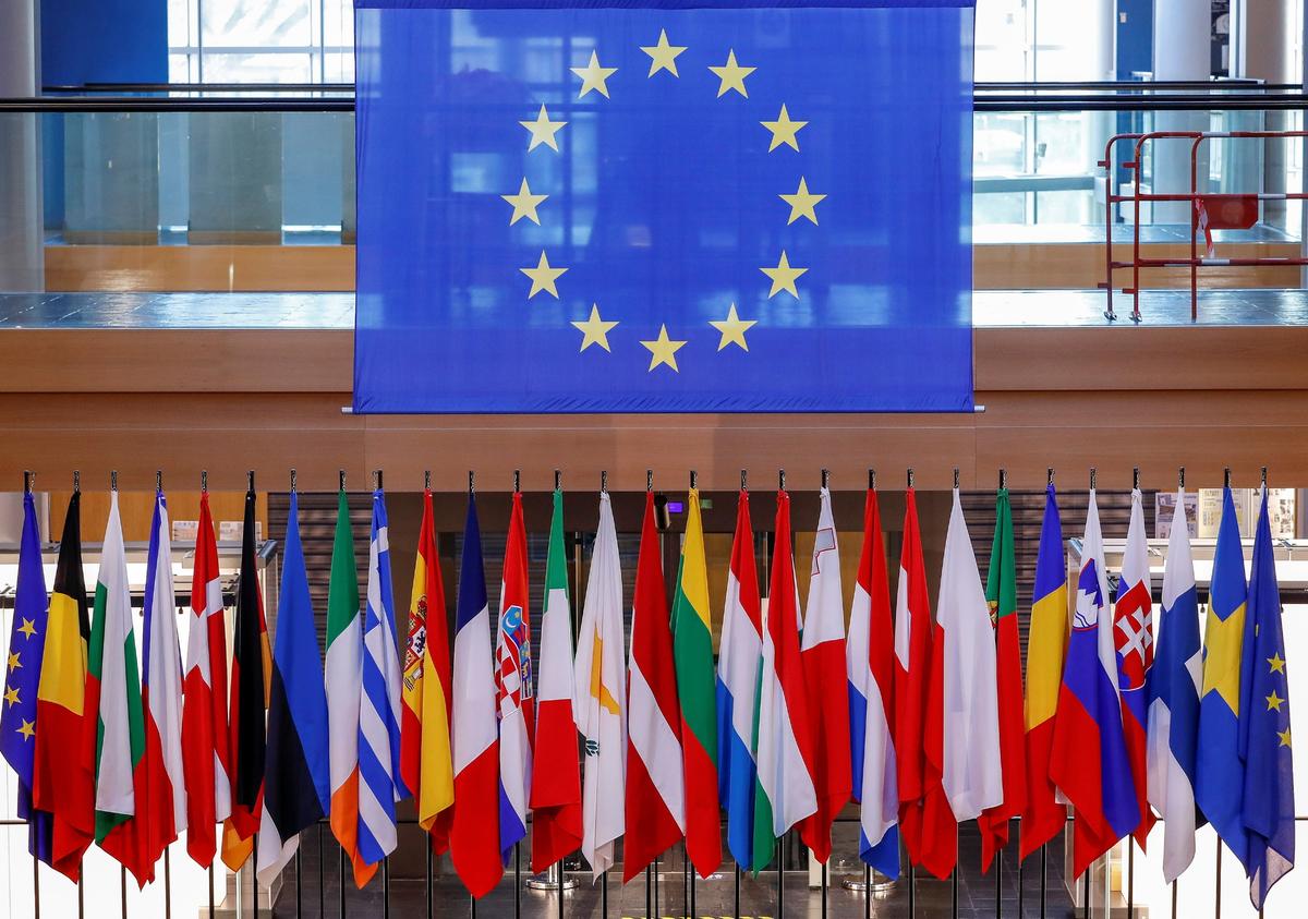 Analysis: EU Steps Up Efforts to Bring In Western Balkans as New Members