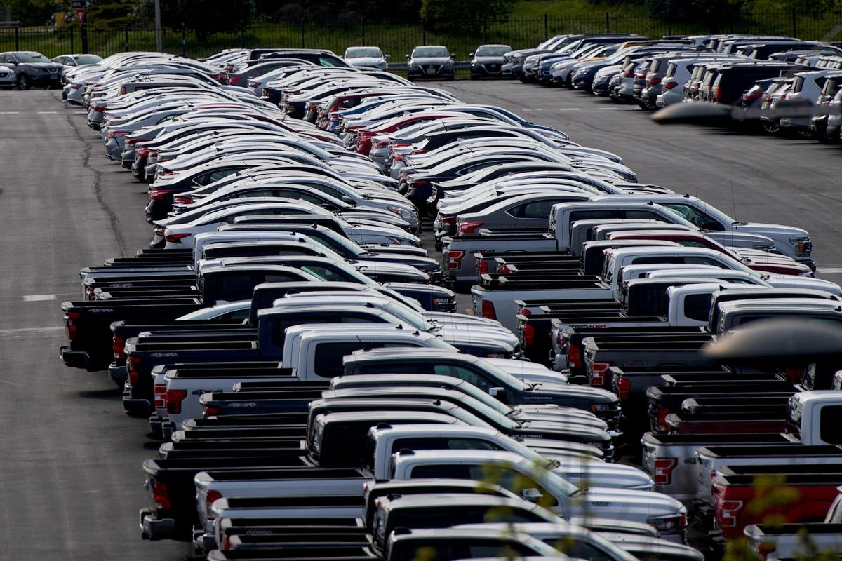 US Auto Sales Slump as Less Affluent Buyers Walk Away