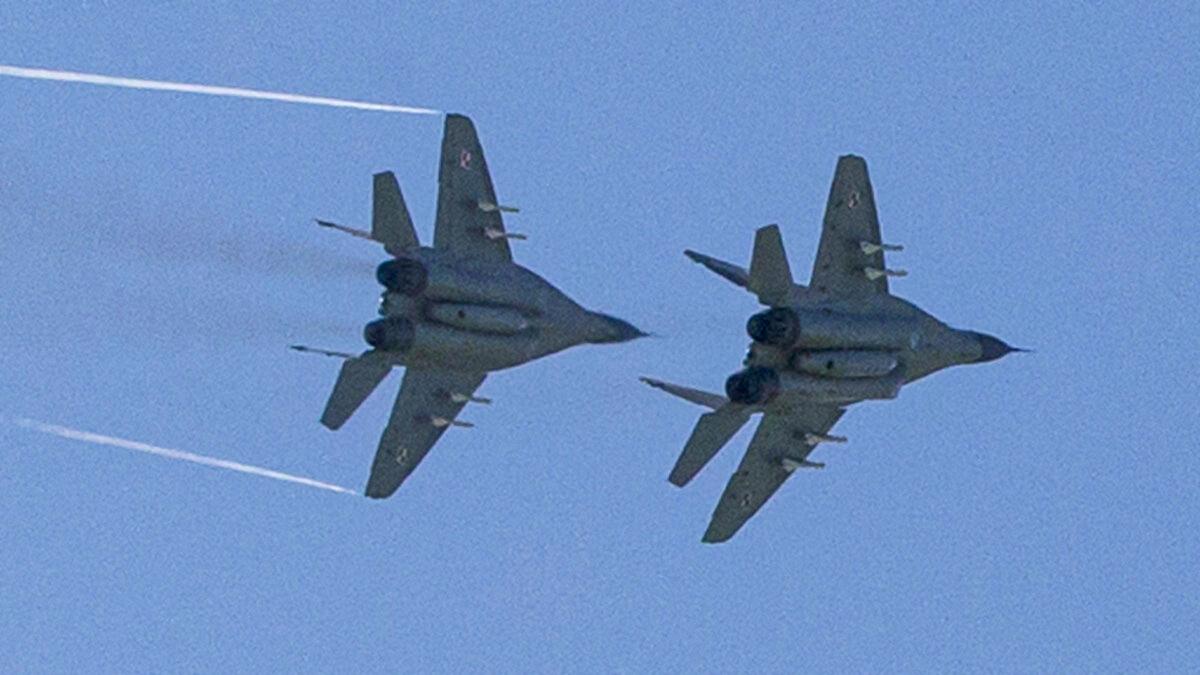 Poland, Romania Scramble Jets After Russian Strikes on Ukraine thumbnail
