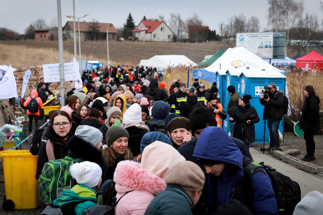 Volunteers in Texas Coordinate Evacuation of Orphans From Ukraine via Social Media