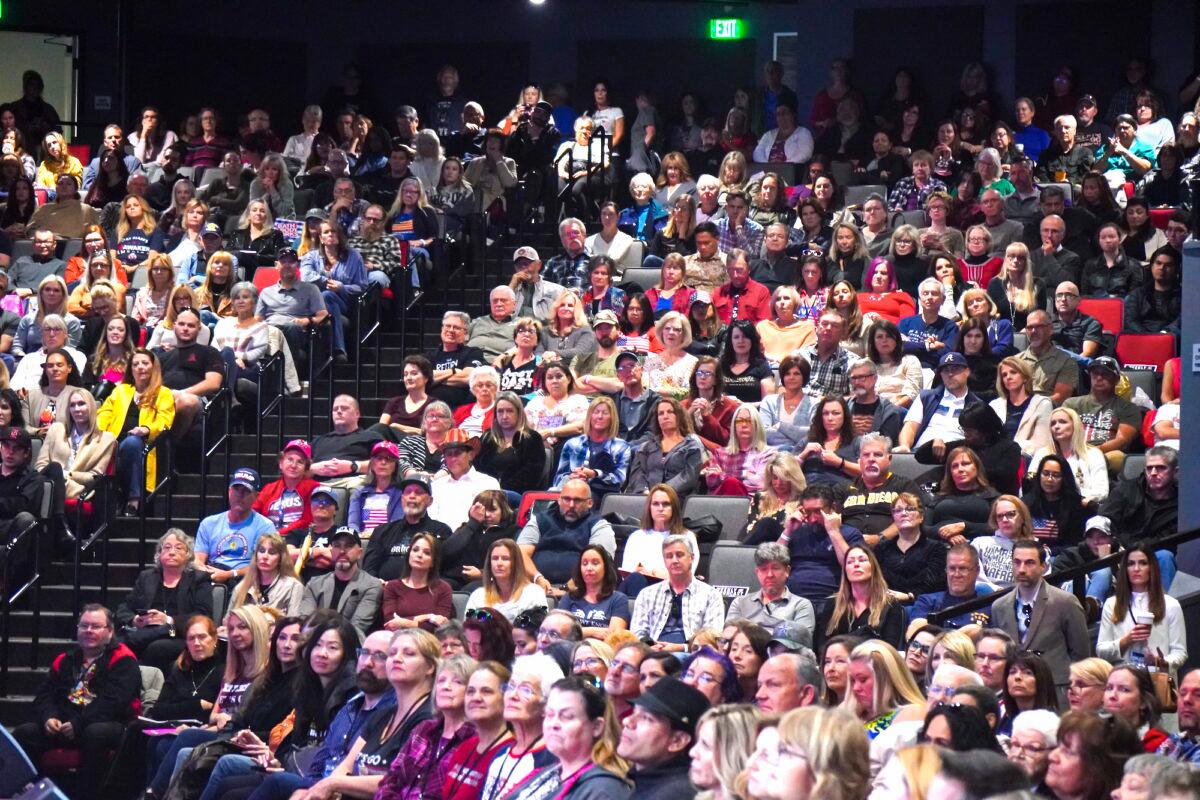 Thousands of Conservatives Rally in California to ‘Reawaken America’