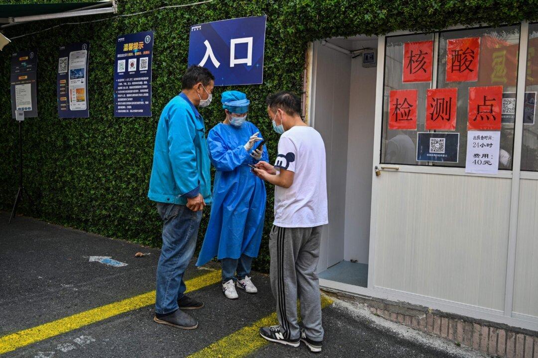 Patients Left Unattended After Chaotic Shanghai Hospital Lockdown