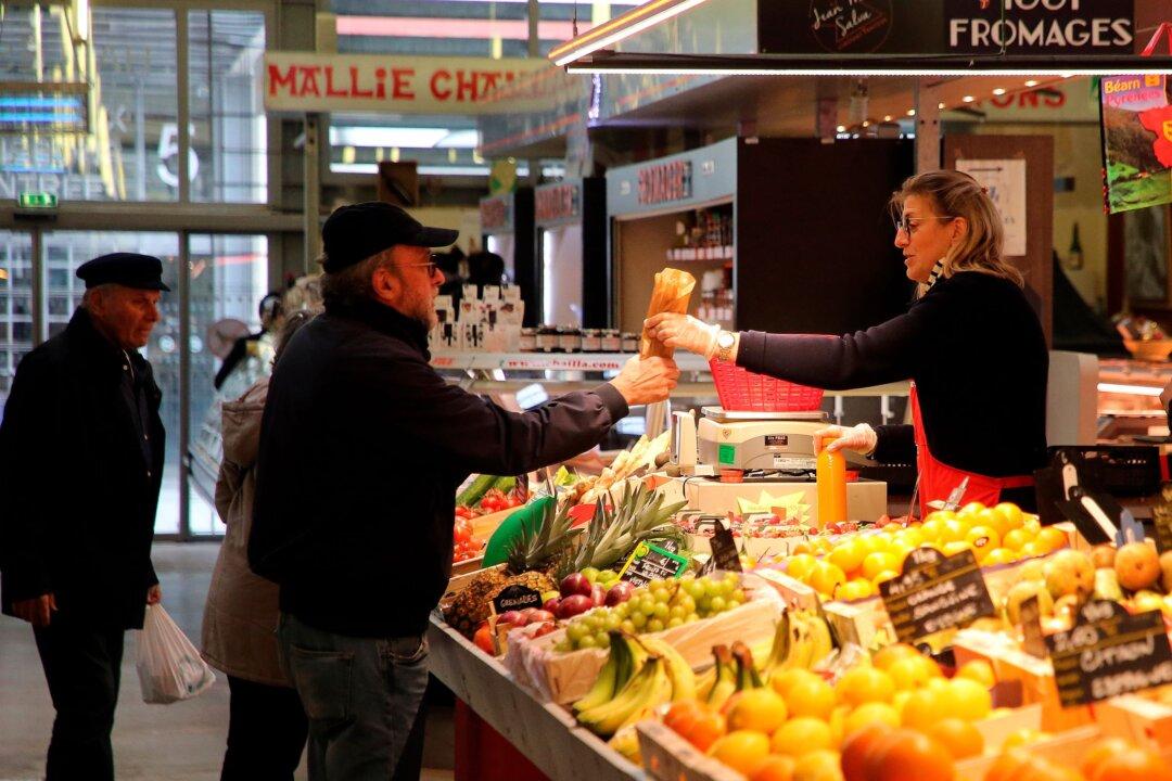 France Lifts COVID-19 Rules on Unvaccinated, Mask Wearing