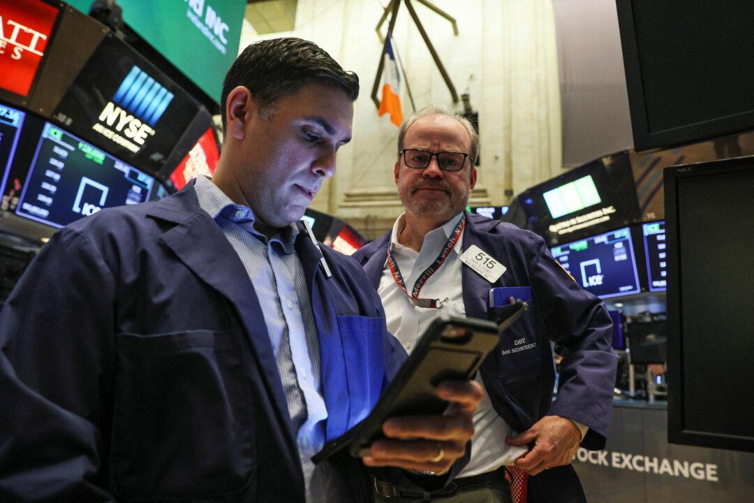 Tech, Growth Stocks Lead Wall Street to Lower Close as Investors Focus on Interest Rates