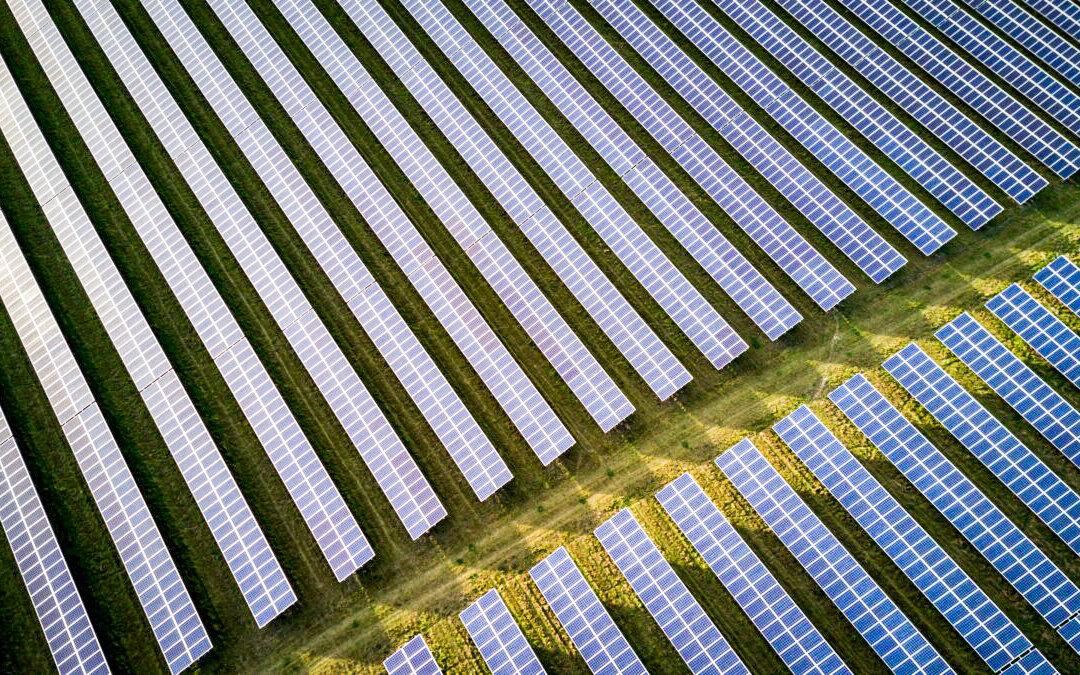 Australian Billionaires Raise $210 Million For World’s Biggest Solar Project