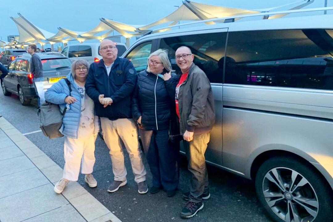 Taxi Driver Gave Customers Free 400-Mile Ride When Their Flight Got Canceled Due to Bad Weather