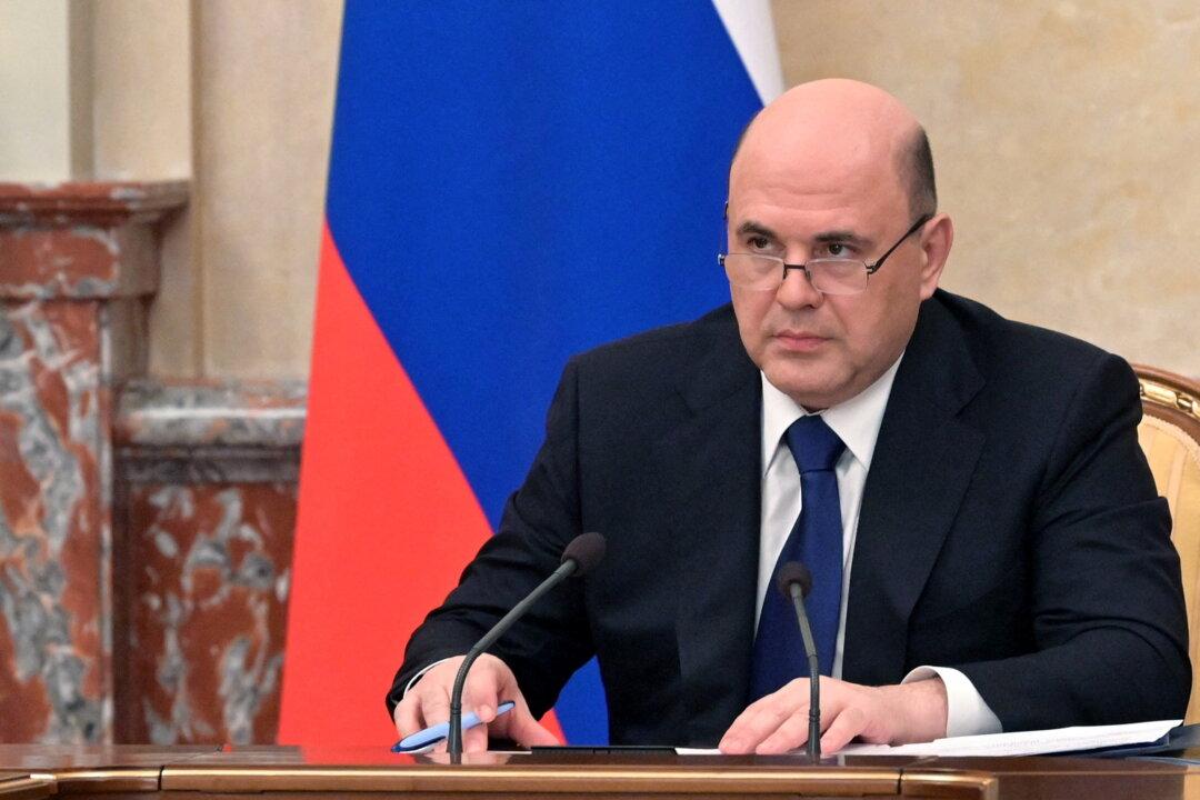 In Tehran, Russian PM Reiterates Call for Closer Ties With ‘Strategic Partner’ Iran